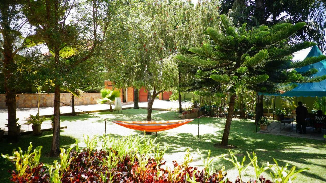 Apricot Guest House Muyenga Exterior foto