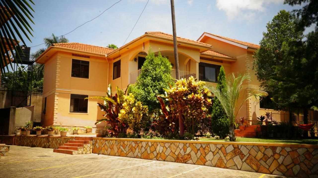 Apricot Guest House Muyenga Exterior foto