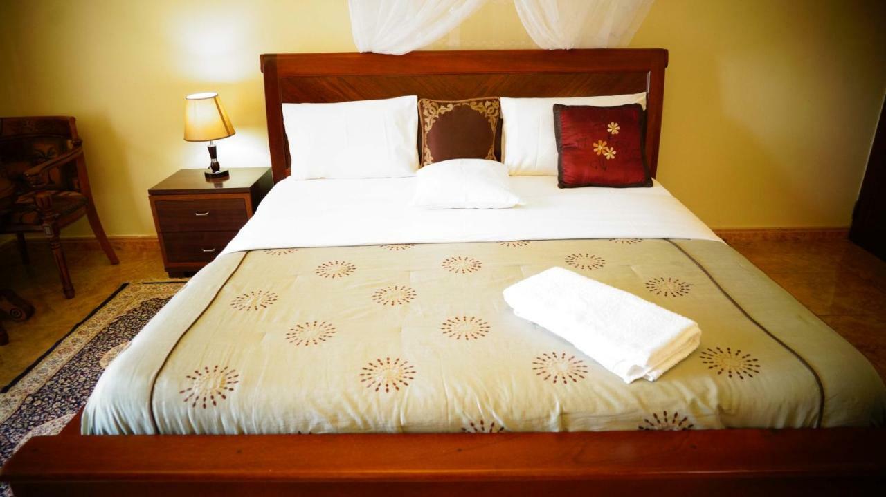 Apricot Guest House Muyenga Exterior foto