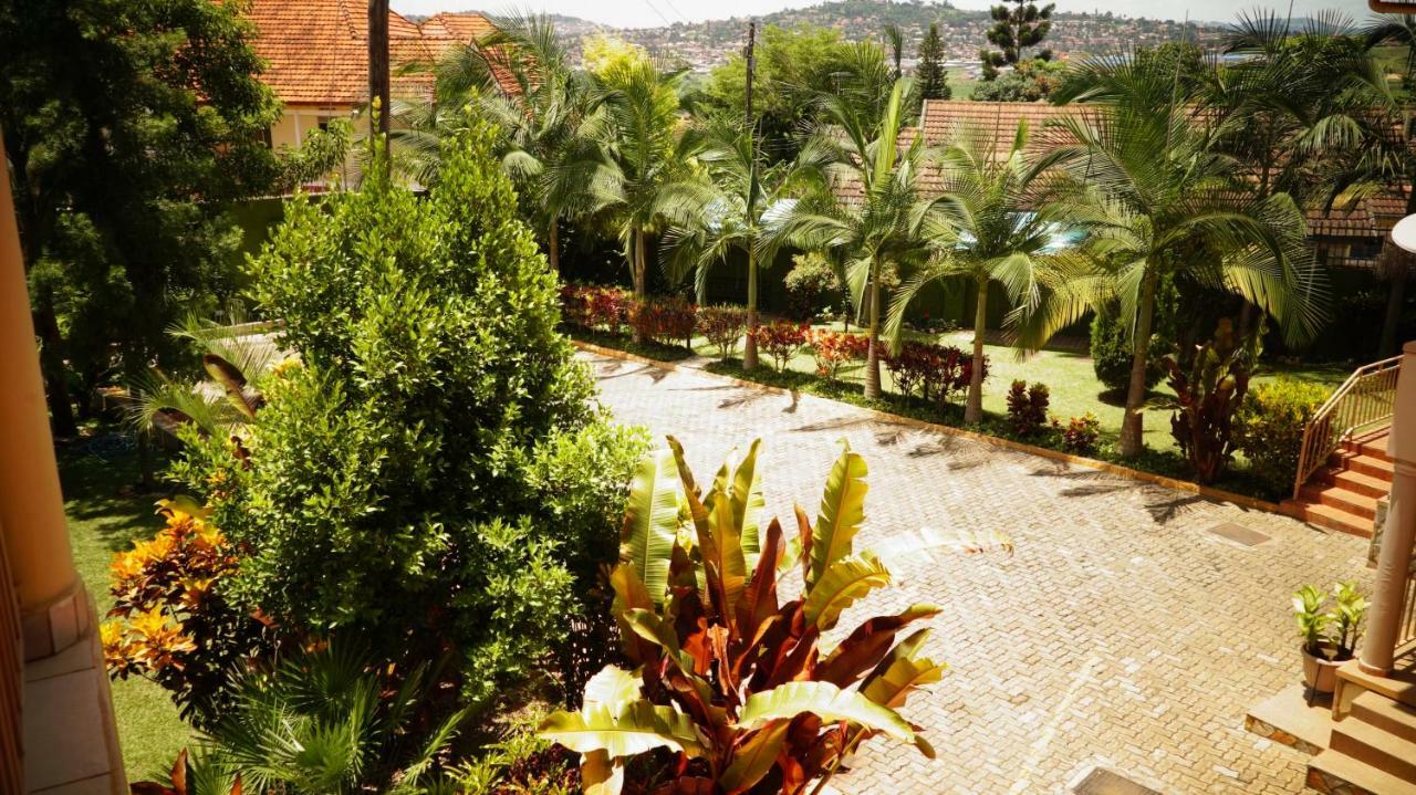 Apricot Guest House Muyenga Exterior foto